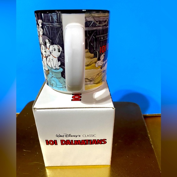 WALT DISNEY’S CLASSIC 101 DALMATIANS 90’s NWT DISNEY STORE EXCLUSIVE CERAMIC MUG - Picture 11 of 14